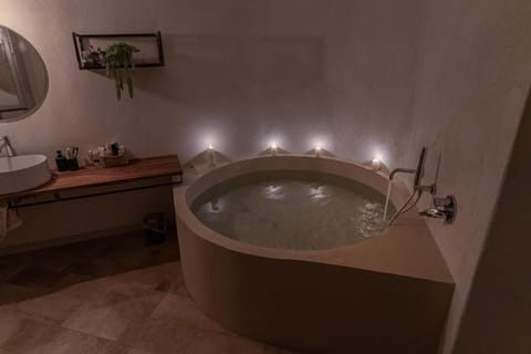 Bathroom, Bath