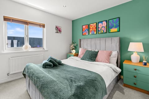 Bed, Bedroom
