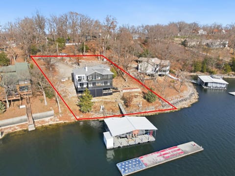 Property building, Day, Natural landscape, Bird's eye view, River view