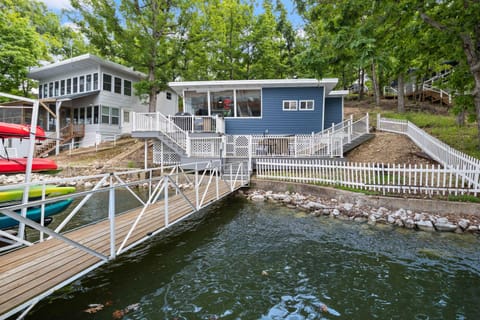 Property building, Facade/entrance, Day, Lake view