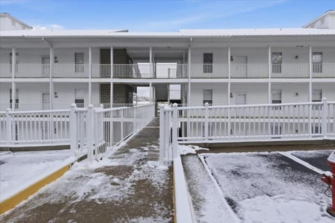 Property building, Day, Winter