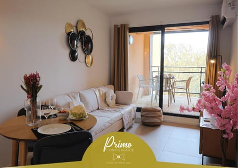 TV and multimedia, Living room, Dining area, air conditioner