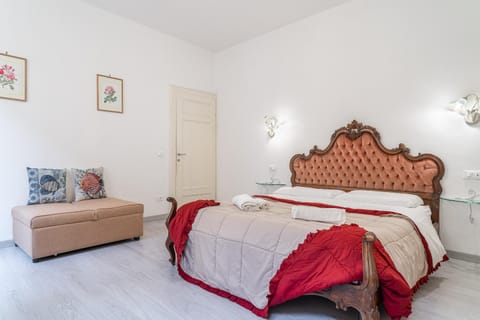 Living room, Bedroom