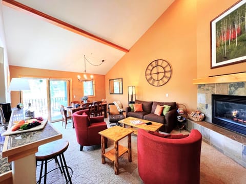 Communal lounge/ TV room, Living room