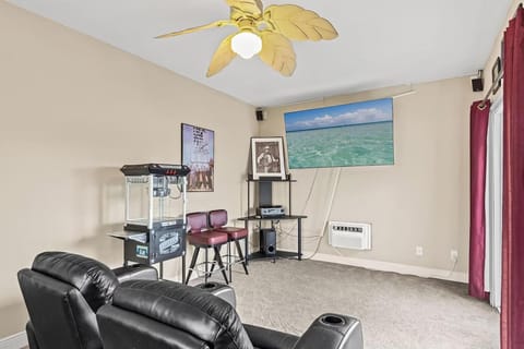 Coconut Breeze House in Sunnyside