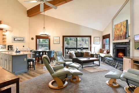 Communal lounge/ TV room, Living room