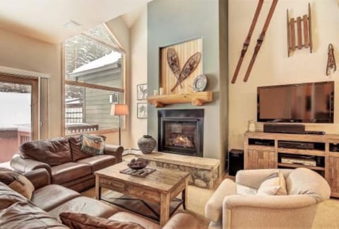 Communal lounge/ TV room, Living room