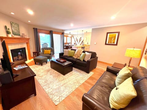 Communal lounge/ TV room, Living room