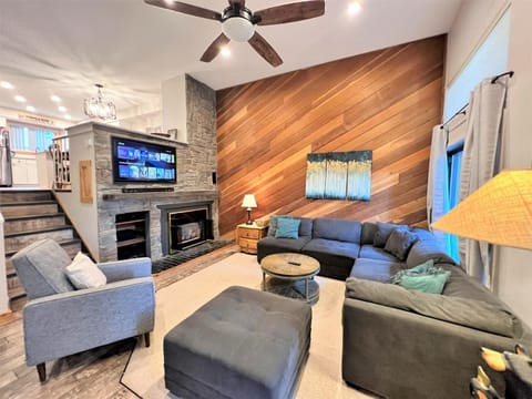 Communal lounge/ TV room, Living room