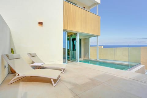 Balcony/Terrace, Swimming pool
