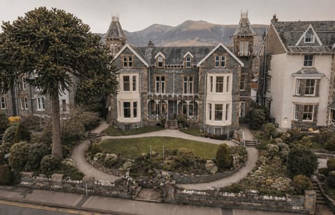 Property building, Natural landscape, Garden, Garden view, Location