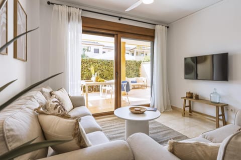 Communal lounge/ TV room, Living room