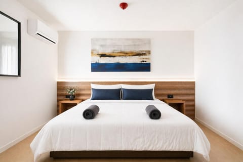 Bed, Photo of the whole room, Bedroom, air conditioner