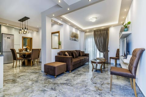 TV and multimedia, Living room, Seating area, Dining area, air conditioner