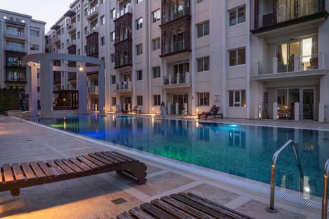 Property building, Day, Garden, Pool view, Swimming pool