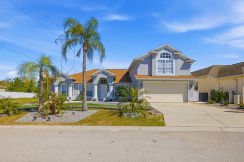 Luxury Margarita Retreat with Private Pool & Spa near Disney House in Loughman