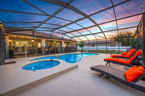 Luxury Margarita Retreat with Private Pool & Spa near Disney House in Loughman