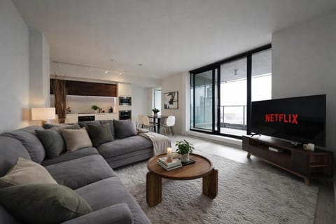 TV and multimedia, Kitchen or kitchenette, Living room, Seating area, Evening entertainment