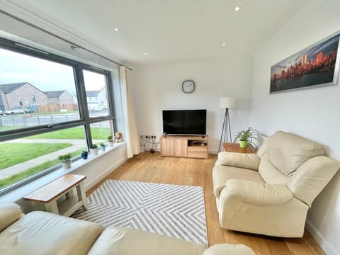 Sunny Flat Close to the Castle with Free Parking Apartment in Stirling