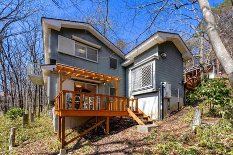 Property building, Spring, Day, Garden, Garden view
