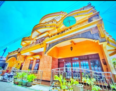 Property building, Day