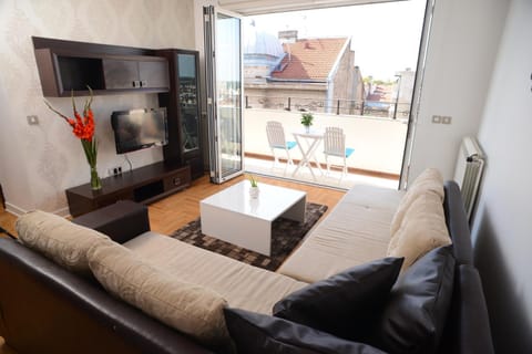 Living room, City view, River view, Street view