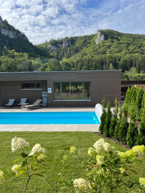 Property building, Garden, Mountain view, Swimming pool