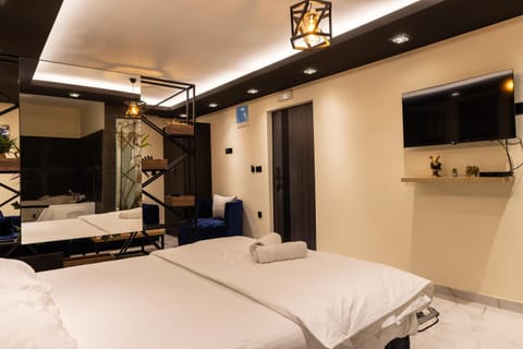 Communal lounge/ TV room, Bed, TV and multimedia, Evening entertainment, Bedroom, towels