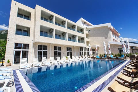 Property building, Swimming pool
