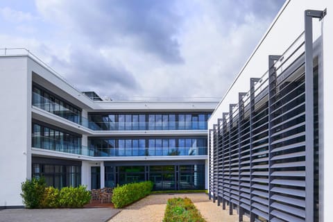 Property building, Patio, Balcony/Terrace, Inner courtyard view
