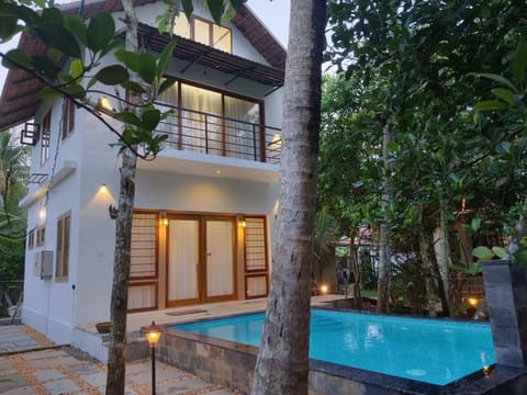 Property building, Swimming pool