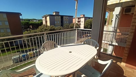 Property building, View (from property/room), Balcony/Terrace