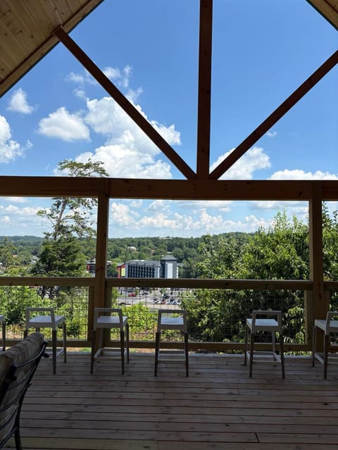 Balcony/Terrace, Mountain view