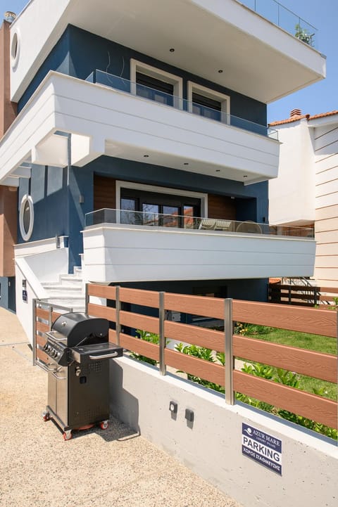Property building, Patio, Day, BBQ facilities, View (from property/room), Balcony/Terrace