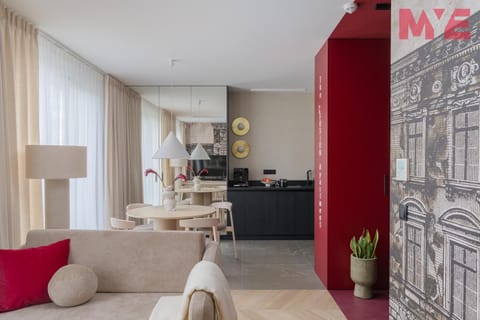 Seating area, Dining area