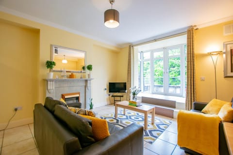 TV and multimedia, Living room, Dining area
