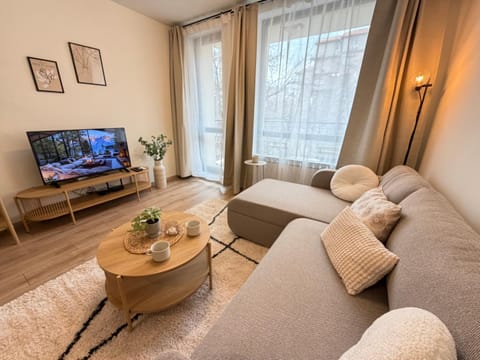 Communal lounge/ TV room, TV and multimedia, Living room, Seating area, Evening entertainment, heating, air conditioner