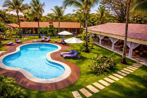 Property building, Swimming pool