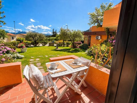 Garden, Dining area, Garden view