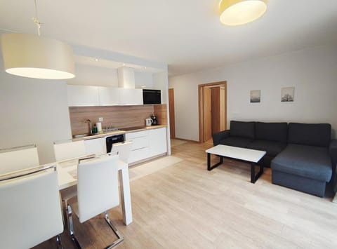Kitchen or kitchenette, Seating area, Dining area