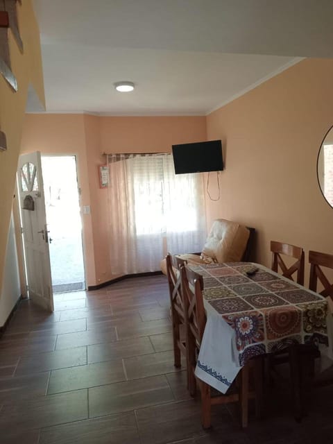 Communal lounge/ TV room, Lobby or reception, Dining area