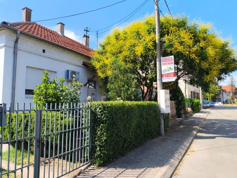 Property building, Facade/entrance