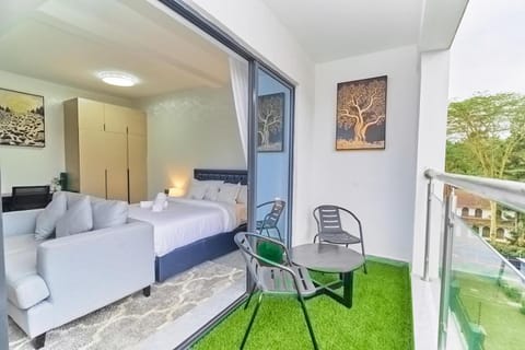 Bed, Balcony/Terrace, Bedroom
