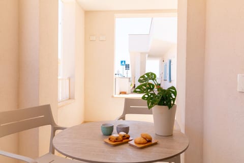 Property building, Dining area, Sea view