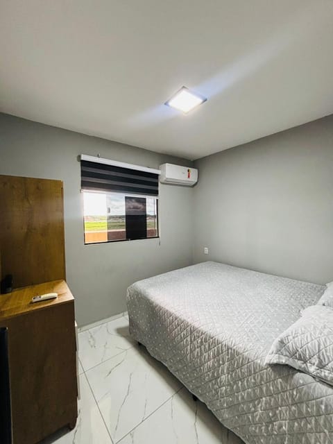 Bed, Photo of the whole room, air conditioner