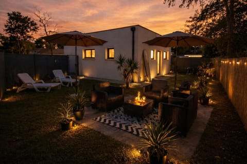 Patio, Night, Garden, Garden view, sunbed