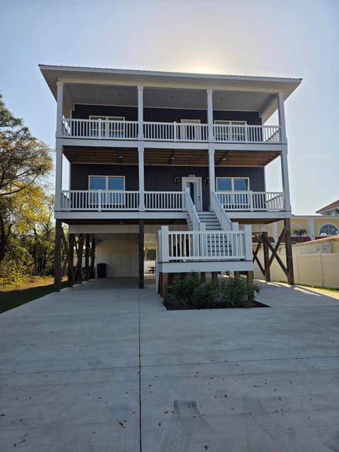 Atlantic Breeze Retreat House in Atlantic Beach