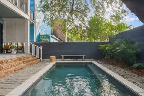 Grand Lush Home with Heated Pool House in Warehouse District