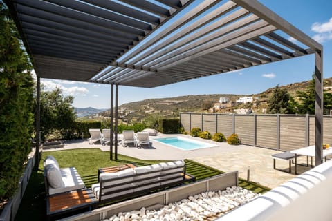 Patio, Spring, Day, Natural landscape, View (from property/room), Balcony/Terrace, Mountain view, Pool view, Swimming pool, sunbed