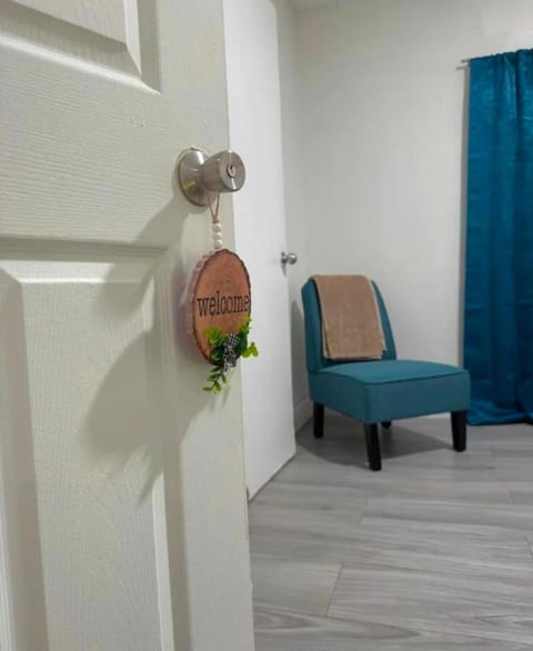 Spacious 4BR Home Work Friendly near Fort Lauderdale Airport House in Lauderhill